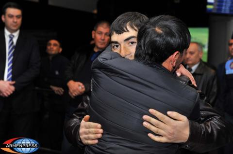 Airplane with 33 citizens injured in Tula bus accident and bodies 
of 8 victims arrives in Armenia