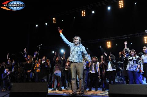 Էմիր Կուստուրիցայի և «The No Smoking Orchestra» ֆոլք–
ռոք խմբի համերգը