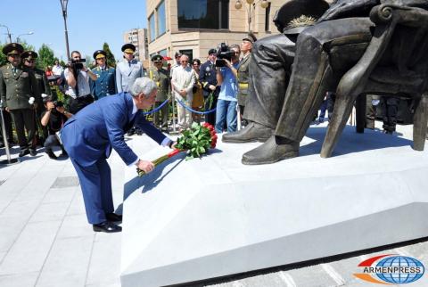 President Serzh Sargsyan was present at the ceremony of 
unveiling of the memorial dedicated to Marshal Hamazasp 
Babajanian