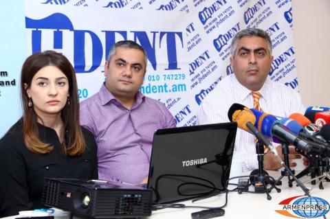 Пресс-конференция пресс-секретаря министерства обороны 
Армении Арцруна Ованнисяна, директора  «Gallup 
International» Арама Навасардяна и Гаяне Даджунц