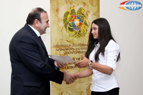 Official ceremony of awarding diplomas to e winners of school 
Olympiads 2016