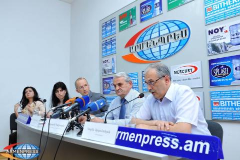 Press conference of  executive secretary of  selection committee 
of YSU Vachagan Galstyan, vice-rector of SEUA Karen 
Arzumanyan and  rector of  French University Jean-Marc Lavest