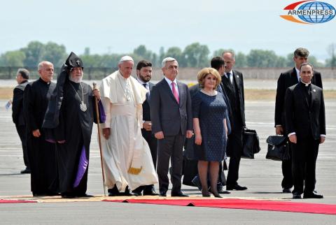Pope Francis arrives in Armenia