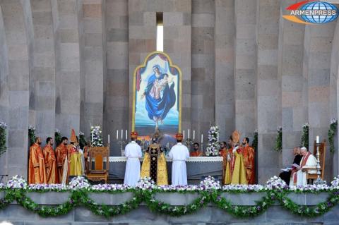 Liturgy with Pope Francis’s participation  at Mother See’s 
Open Air Altar