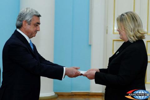 The newly appointed Ambassador of Finland to Armenia Arya 
Makkonen presented her credentials to President Serzh 
Sargsyan