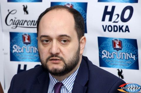 Press conference of Members of 'Elq' Alliance  Hambartsum 
Hambardzumyan and Araik Harutyunyan
