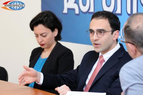Press conference of press secretary of the "ELQ" Alliance Tigran 
Avinyan and the candidate from the alliance Lena Nazaryan
