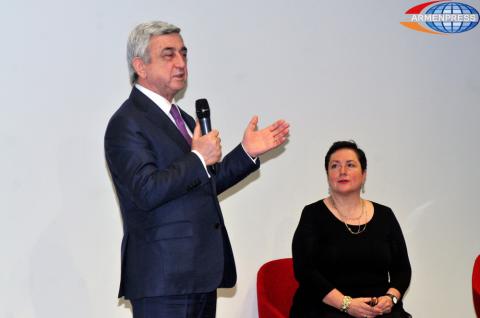 President Serzh Sargsyan meets with representatives of Luys 
Foundation