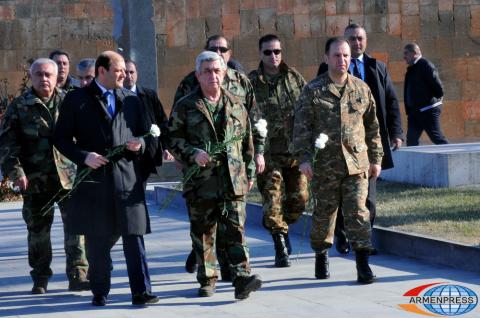 President Serzh Sargsyan pays tribute to memory of Andranik 
Margaryan