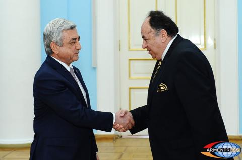  Ambassador of Ecuador presents credentials to President 
Sargsyan