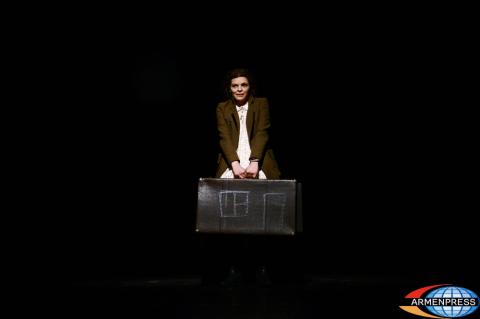 “Armmono-2017” international theatrical festival kicks off with 
mono-performance of Narine Grigoryan “My family is in my 
suitcase”