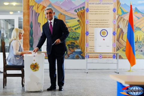  President of Armenia Serzh Sargsyan casts vote in Yerevan 
election