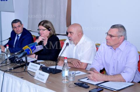 Round table discussion on recent developments around the 
Nagorno Karabakh conflict 