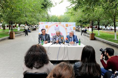 Press conference of Culture Minister Armen Amiryan, Head of 
Culture Department of Yerevan City Hall Ruben Hovhannisyan 
and CEO of Bookinist Khachik Vardanyan 