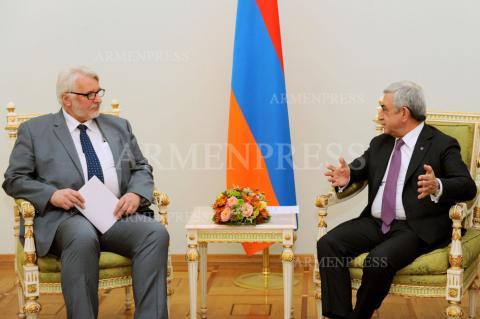 Armenian President Serzh Sargsyan receives foreign minister of 
Poland Witold Waszczykowski