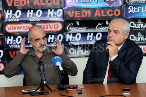 Press conference of Ruben Babayan, Professor at the State 
Institute of Theater and Cinema and former MP Azat Arshakyan 