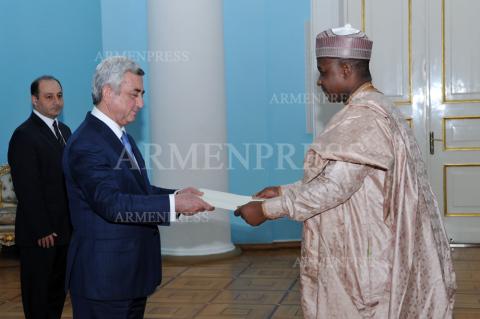 Newly appointed Ambassador of Nigeria presents credentials to 
Armenian President