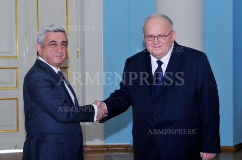 New Ambassador of Poland Pawel Cieplak presents credentials 
to President Sargsyan 