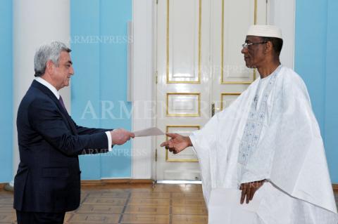 New Ambassador of Mali presents credentials to Armenian 
President