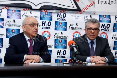 Press conference of Gagik Mkrtchyan - adviser to minister of 
economic development and investments, and Emil Grigoryan, 
director of the Yerevan Jewelry Plant- 1 Gnomon, president of 
the 