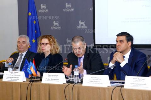 Round-table discussion on draft Criminal Code 