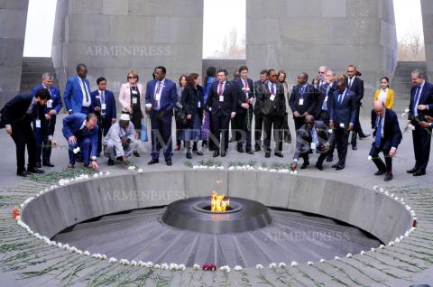 Delegation of Political Affairs Committee of Parliamentary 
Assembly of La Francophonie visits Armenian Genocide 
Memorial in Yerevan