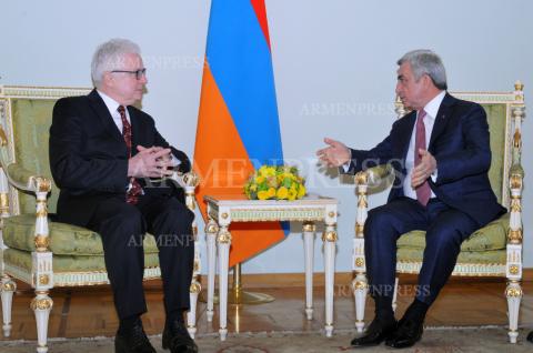 New Ambassador of Ireland presents credentials to President 
Sargsyan 