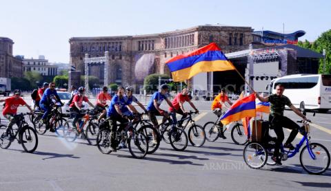 По  случаю 100-летия Первой республики Армения – 
велопробег в  Сардарапат
