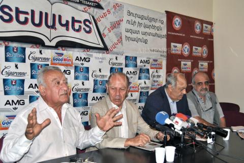 Press conference of Ruben Babayan, Edward Militonyan, David 
Gasparyan and Karen Aghamyan 