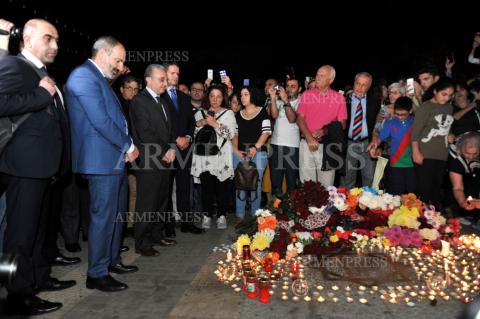 Prime Minister Nikol Pashinyan attends vigil honoring Charles 
Aznavour 