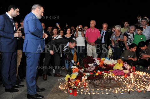 PM Pashinyan participates in candle lighting ceremony in memory of Charles Aznavour