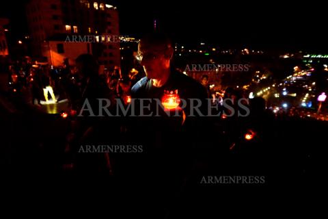 Yerevan pays tribute to Charles Aznavour with vigil