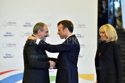 Welcoming ceremony of La Francophonie summit delegates 