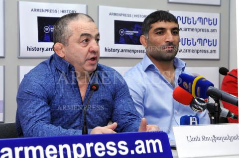 Пресс-конференция Левона Джулфалакяна и Абетнака 
Кургиняна