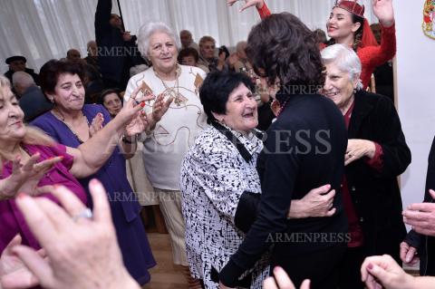 Anna Hakobyan visits elderly care facility to congratulate 
seniors on upcoming holidays 
