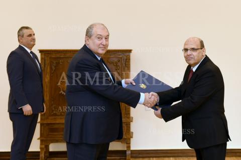 New Ambassador of Egypt presents credentials to Armenian 
President 