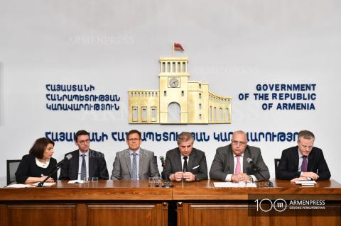 Conférence de presse sur le résumé financier du projet de 
nouvelle centrale thermique à Erevan