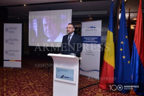 Reception à l'occasion du lancement du vol direct Bucarest-
Erevan