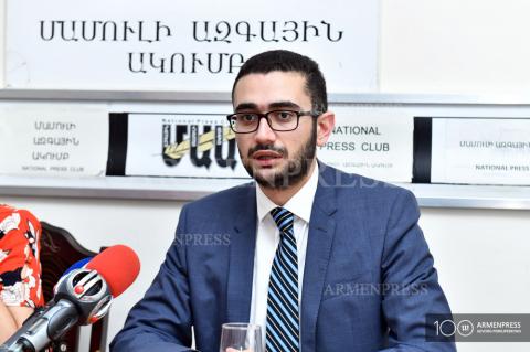 Head of Migration Service Armen Ghazaryan holds press 
conference 