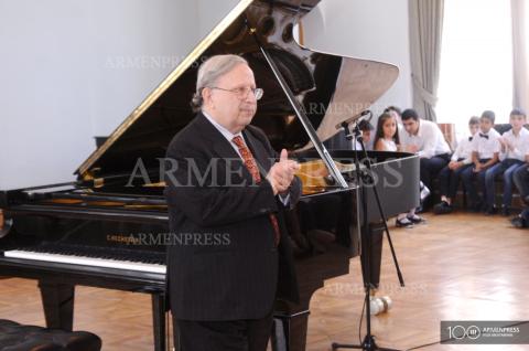 Charity concert of Armenian-American pianist-composer Shahan 
Artsruni 