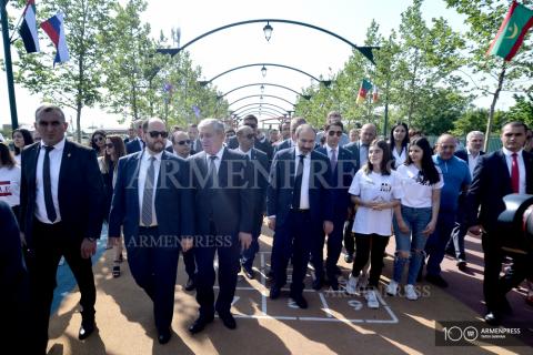 Nikol Pashinyan participe à l'inauguration du parc de la Francophonie et du Complexe sportif familial à  Masis