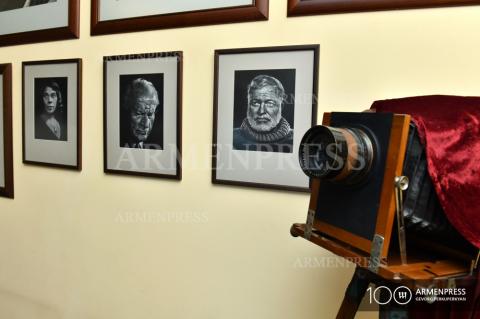 По случаю 100-летия со дня рождения Андраника Кочара, 
открыт носящей его имя музей фотографии