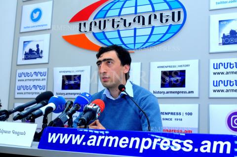 Conférence de presse du président de la Commission d'attestation, Smbat Goguian