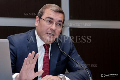 Conférence de presse du président du Comité des recettes de l'État, Davit Ananian