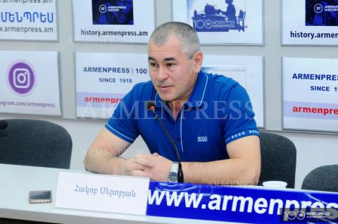 Пресс-конференция главного тренера сборной Армении по 
гимнастике Акопа Серобяна 
