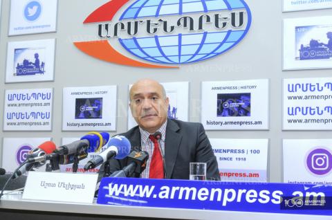 Conférence de presse d'Achot Melikian, président du Comité pour la protection de la liberté d'expression