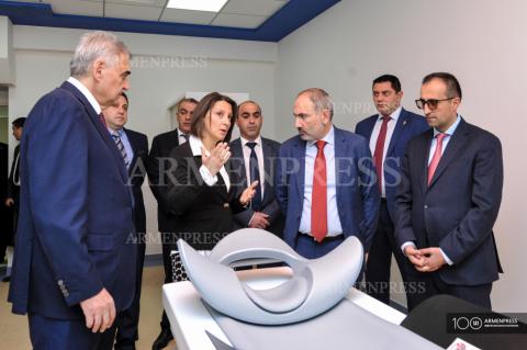 Nikol Pashinyan assiste à l'ouverture du Centre européen de médecine nucléaire
