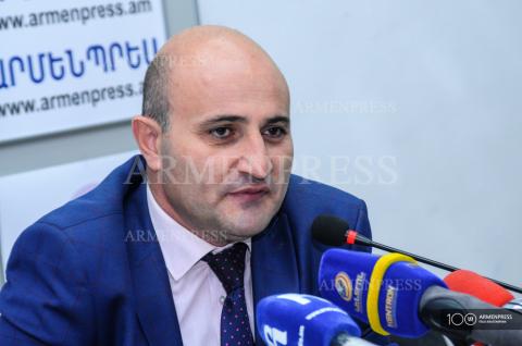 Conférence de presse du président de la fédération arménienne du tourisme, Mekhak Apressian