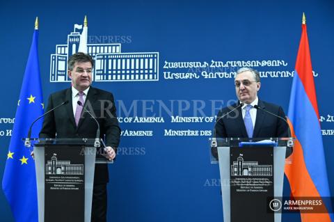 Conférence de presse conjointe du ministre des Affaires étrangères d'Arménie Zohrab Mnatsakanian et du ministre des Affaires étrangères et européennes de Slovaquie Miroslav Lajčák