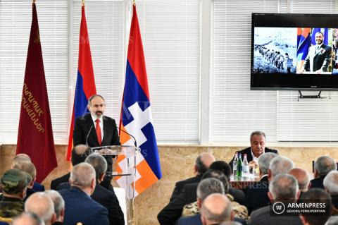 Nikol Pashinyan a visité le Bureau de l'Union des volontaires « Yerkrapah » à l'occasion de l'anniversaire de Vazgen Sarkissian